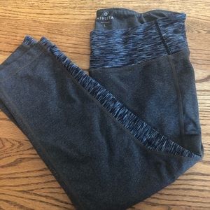 Athleta Splits Revelation Capri Leggings | Size L